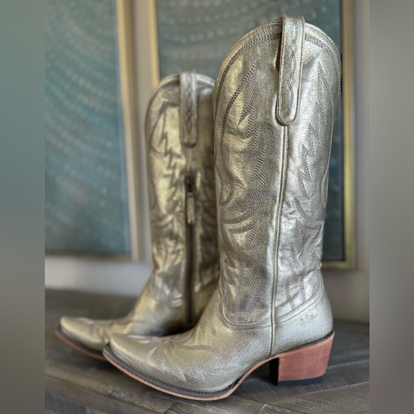 Junk Gypsy by Lane Boots-
Nighthawk Gold
Metallic Boots - Picture 6 of 9